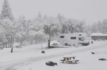 Stellplatz til autocamperferien i Europa - simpel og et godt alternativ til campingpladser - her om vinteren