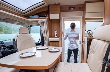 Autocamper i Europa - god spiseplads til alle passagerer