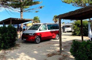 Autocamper i Frankrig - overnatning på campingsplads ved Middelhavet