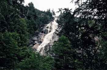 Shannon Falls ved Sea-to-sky-highway i Canada