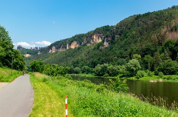 Cykelruten Elberadweg i Tyskland - © FDM Travel / Shutterstock