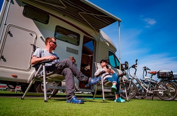 Delintegreret autocamper i Europa - udeliv under markisen