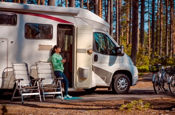 Delintegreret autocamper i Europa - hygge på campingpladsen