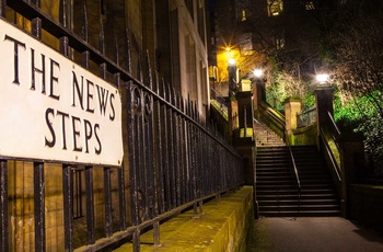 Edinburgh, Skotland - The News Steps