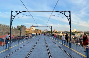 Cykeltur fra Porto til Lissabon - Portugals Atlanterhavskyst på cykel - Porto berømte bro Dom Luis