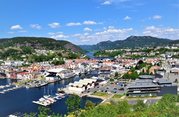 Panorama udsigt ud over Flekkefjord i det sydlige Norge