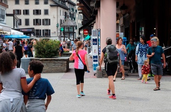 Chamonix for foden af mægtige Mont-Blanc - Gågaden