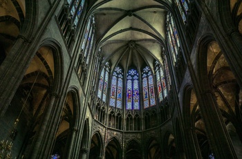 Clermont-Ferrand i Auvergne - katedralens smukke indre