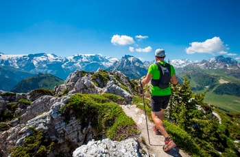 Courchevel i de franske Alper - Tag på vandretur. Foto: Courchevel Tourism