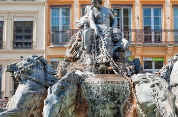 Bartholdi-fontænen på Terreaux-pladsen i Lyon, Frankrig