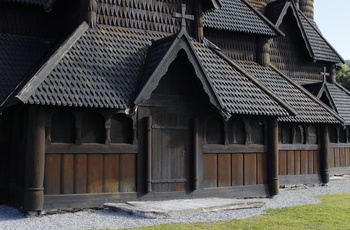 Heddal Stavkirke ved Notodden i Telemark, Norge - indgang