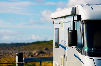 Helintegreret autocamper i Europa - klassisk model med markise