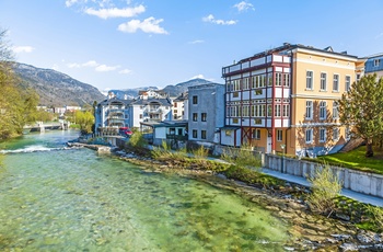 Bad Ischl ved floden Traun i Salzkammergut, Østrig