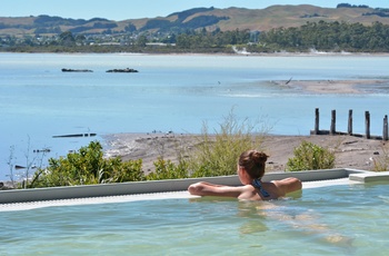 Rotorua - afslapning i udendørs pool