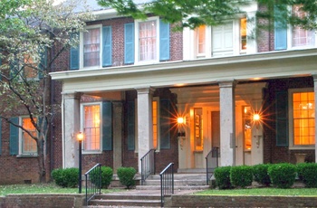Charred Oaks Inn, Versailles i Kentucky