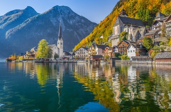 Hallstatt og sø i Salzkammergut