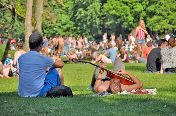 Stemning i Vondelpark om sommeren