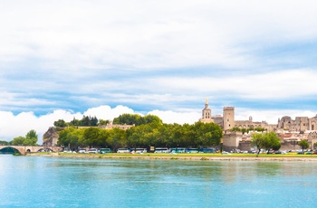 Rhone-floden og Avignon i Provence