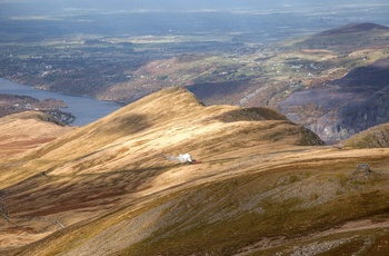 Tog gennem Snowdonia National Park, Wales