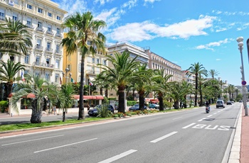 Gå en tur langs Promenade des Anglais i Nice