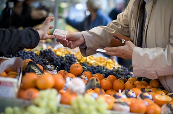 Lokale varer på markedet i Montpellier