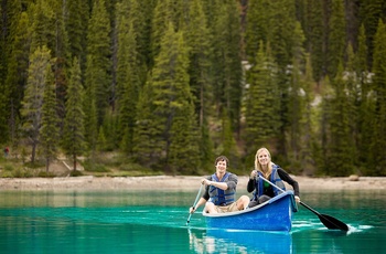 Sejl i kano i Banff nationalparken i Canada