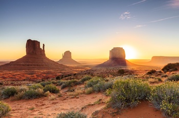 Oplev solen stå op eller gå ned i Monument Valley