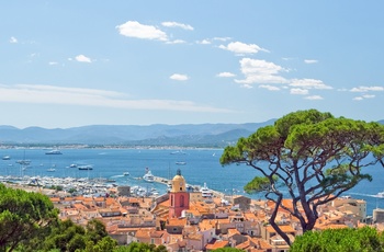 Udsigt over St. Tropez, som du kan opleve på rejse til Frankrig