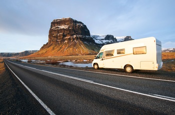 Autocamper i Island - hold pause langs ringvejen