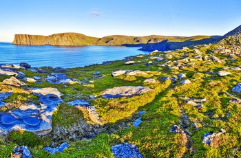 Knivskjellodden ved Nordkap - flot sommerdag med udsigt til Nordkapplateauet