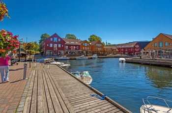 Havnen i Kristiansand om sommeren, Norge