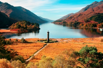 Loch Shiel ved Glenfinnan i Skotland  - søen med det kendte Glenfinnan monument og kendt fra Harry Potter universet