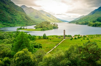 Loch Shiel ved Glenfinnan i Skotland  - søen med det kendte Glenfinnan monument og kendt fra Harry Potter universet