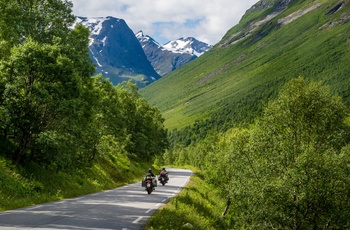 MC Norge - fjeldene med 2 motorcykler