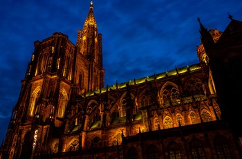 Domkirken Notre Dame de Strasbourg - flot oplyst om aftenen