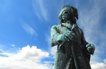 Statue af Kong Karl XI i Karlskrona, Sverige