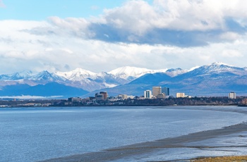 Turnagain Arm med Anchorage i baggrunden, Alaska