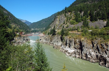 Gangbroen over Hell´s Gate i Fraser Canyon - British Columbia i Canada