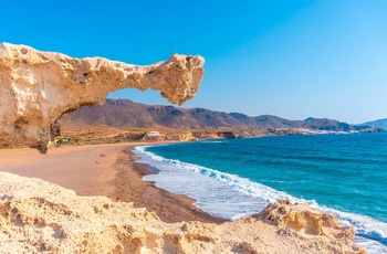 Cabo de Gata - beskyttet naturområde i det østlige Andalusien - strand