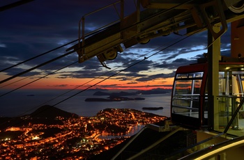 Makarska set fra Srd-bakken ©LukaEsenko