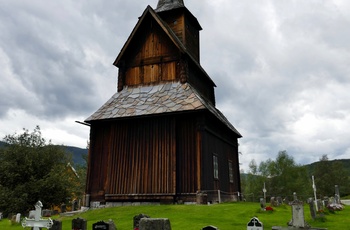 Torpo Stavkirke i Norge - med tilhørende kirkegård