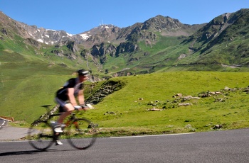 Oplev Tour de France i en autocamper - tag din egen racercykel med og prøv kræfter med bjergene