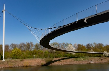 På cykel i Ruhr distriktet i Tyskland - © FDM Travel / Shutterstock